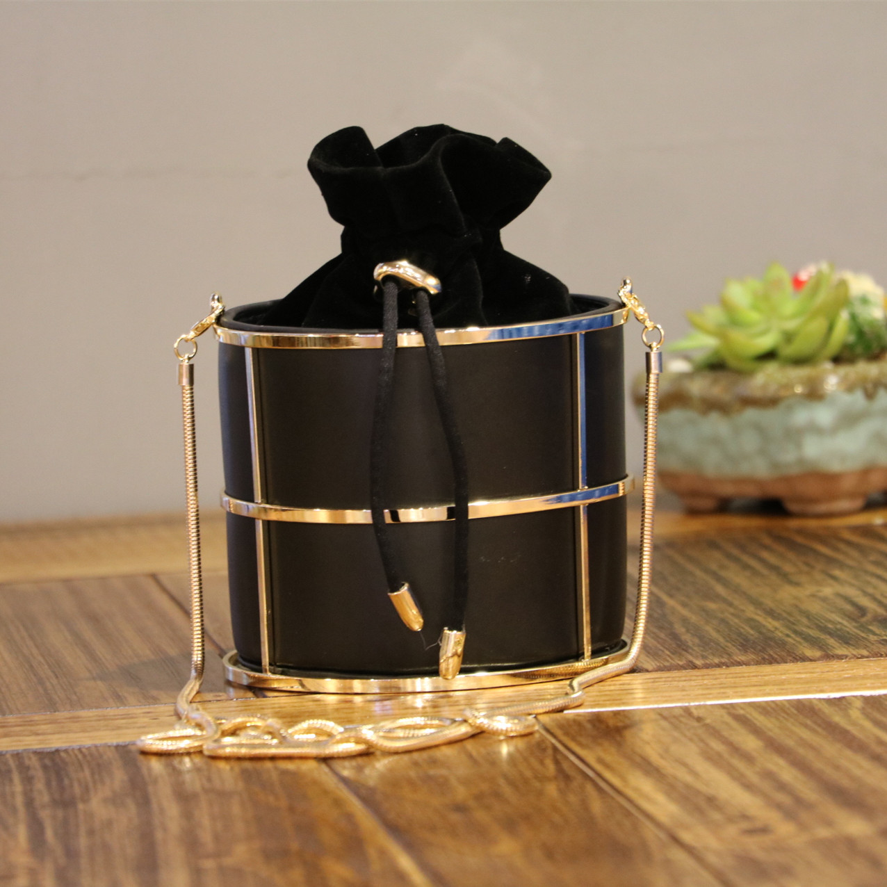 出门怕撞包?小众包包唯我独有_搭令_鞋包_美