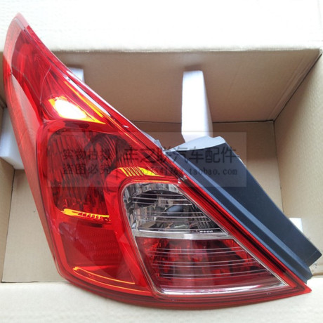 东风日产新阳光后尾灯总成 11-13款新阳光尾灯