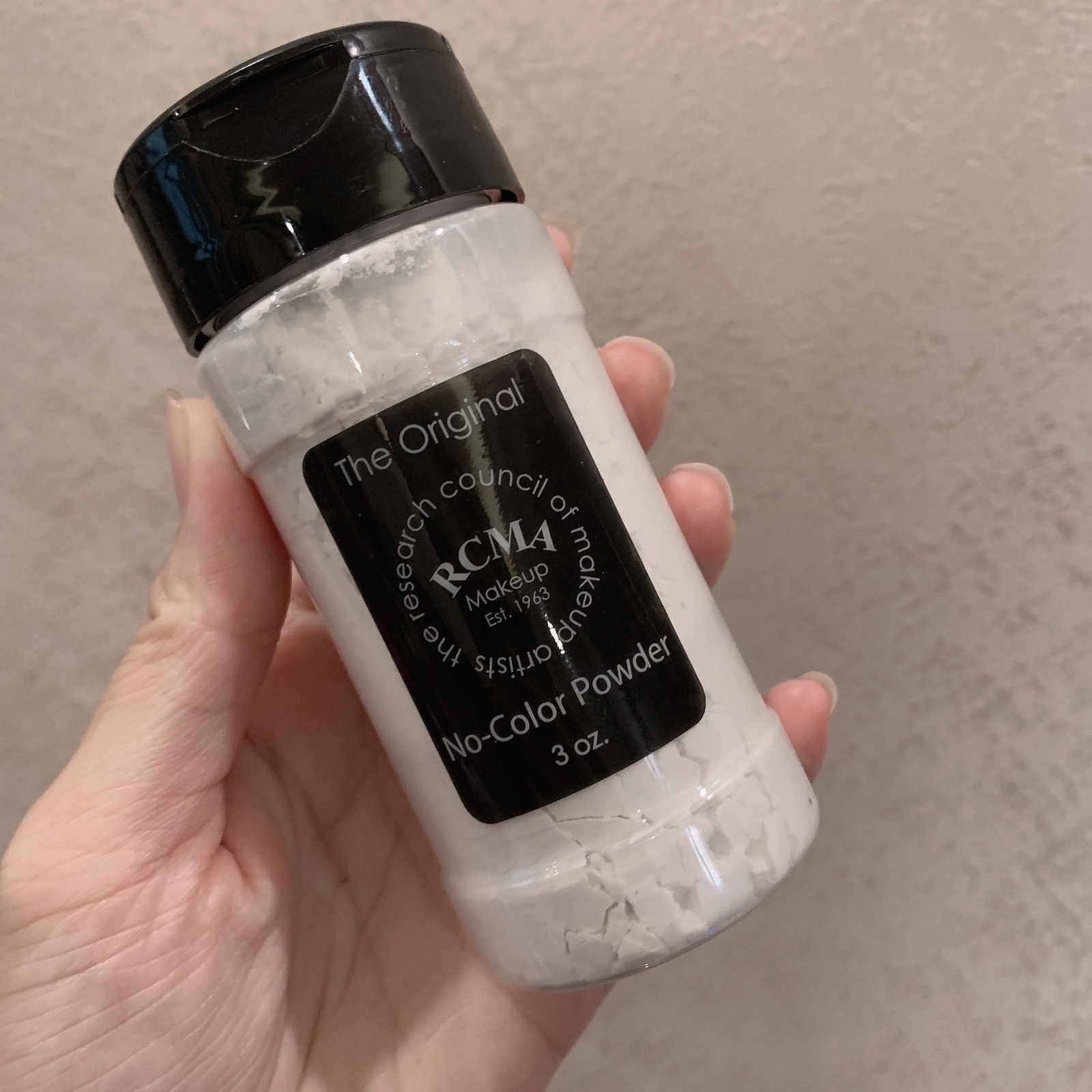 goods in stock U.S.A RCMA Colorless transparent Make up baking Oil control Loose powder pepper 85gin the Makeup/Perfume/Beauty tools , Powder/Loose category - from Buy2taobao.com to provide professional Taobao agent buy service