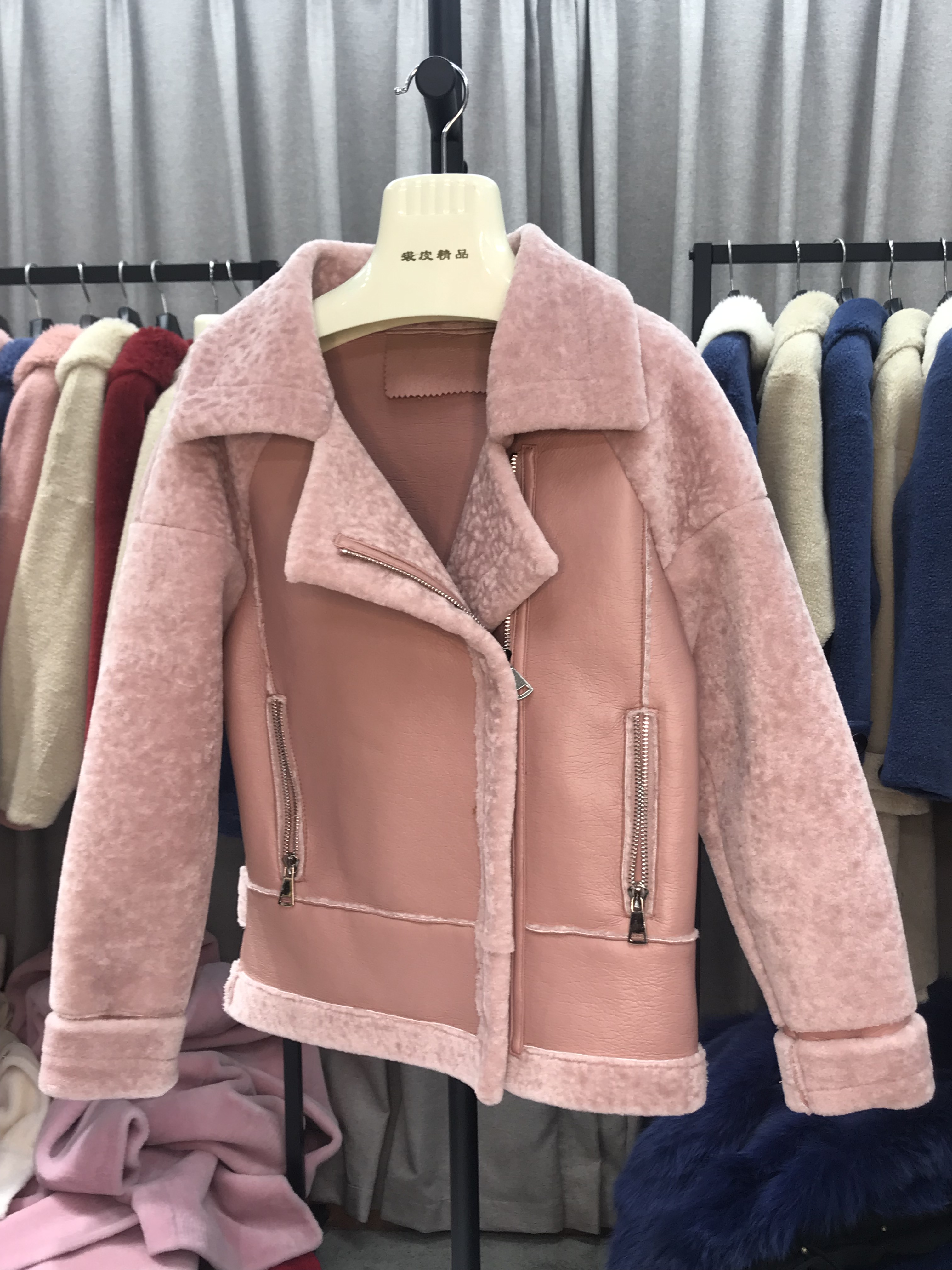 welfare Sheep velvet reunite with Fur onein the Women's clothing/Boutique , Fur category - from Buy2taobao.com to provide professional Taobao agent buy service
