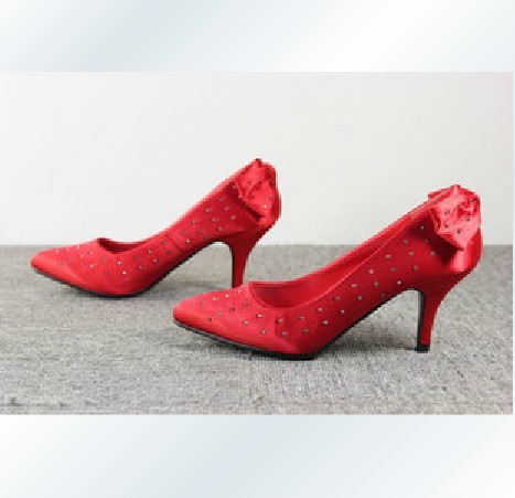包邮限量 红色尖头修脚秀气高跟单鞋 水钻蝴蝶结淑女夜店款婚鞋 包邮限量 红色尖头修脚秀气高跟单鞋 水钻蝴蝶结淑女夜店款婚鞋