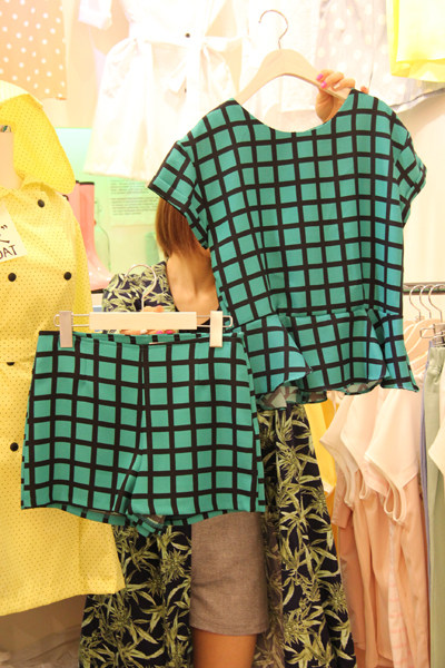 韩国东大门代购from j <em>女士</em>圆领拼接休闲格<em>短裤</em>