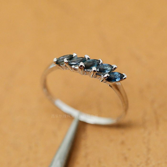Dear Phil The horse. 2*4mm*5 Pieces 925 Natural Sapphire Ring m125in the Jewelry/Diamond/Jade/Gold , Colored stones/Precious stones , Bracelets category - from Buy2taobao.com to provide professional Taobao agent buy service