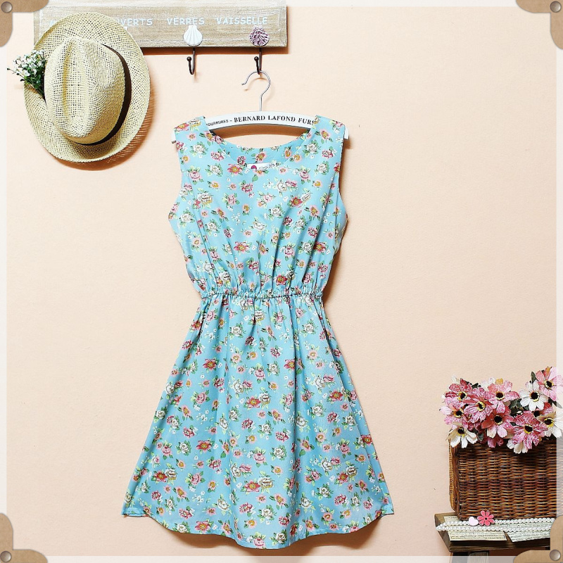 日系甜美百搭圆领碎花...