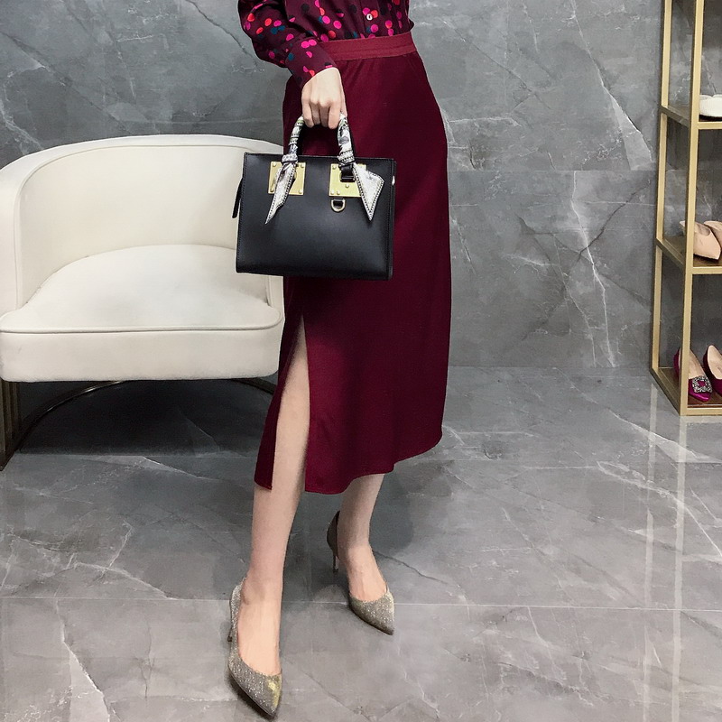 022807 Refinement temperament Feminine Spring Split ends Straight skirt Half skirtin the Women's clothing/Boutique , Skirts category - from Buy2taobao.com to provide professional Taobao agent buy service