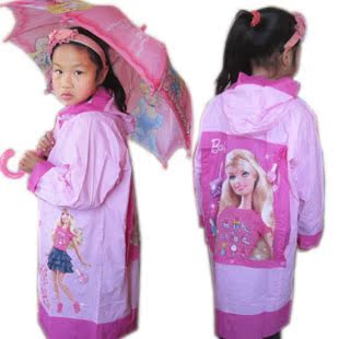  正品迪士尼芭比儿童雨衣女大童学生雨披带书包位长款可配雨鞋套装
