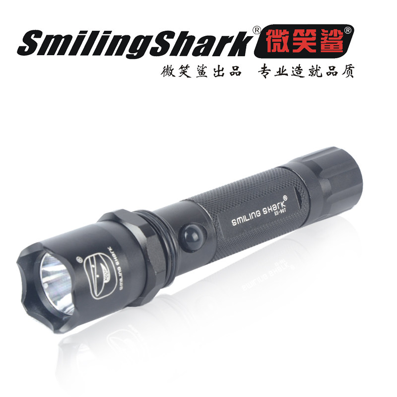 贵族鲨鱼 电筒 强光 手电筒  家用 夜骑露营
