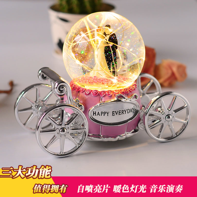 马车水晶球音乐盒旋转灯光女生生日礼品结婚情人节礼物创意定制在类目 家居饰品, 装饰器皿, 音乐盒中 - 来自Buy2taobao.com提供专业的淘宝代购服务