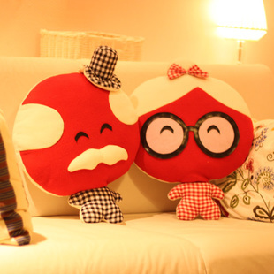  情人节创意礼物情侣结婚礼物压床娃娃 结婚公仔 生日礼物抱枕婚庆