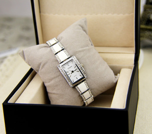  新年礼物Yaqin爱琴海风格唯美水钻手表 钢琴滴漆表带高雅宫廷女表