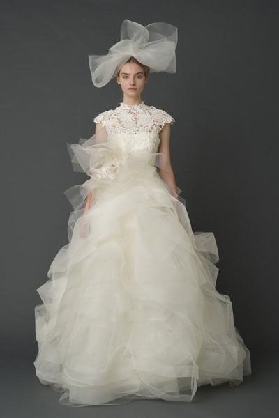 vera wang 结婚季 王微微 新娘 结婚 双肩 奢华 蕾丝 蓬蓬裙高档婚纱礼服 vera wang 结婚季 王微微 新娘 结婚 双肩 奢华 蕾丝 蓬蓬裙高档婚纱礼服