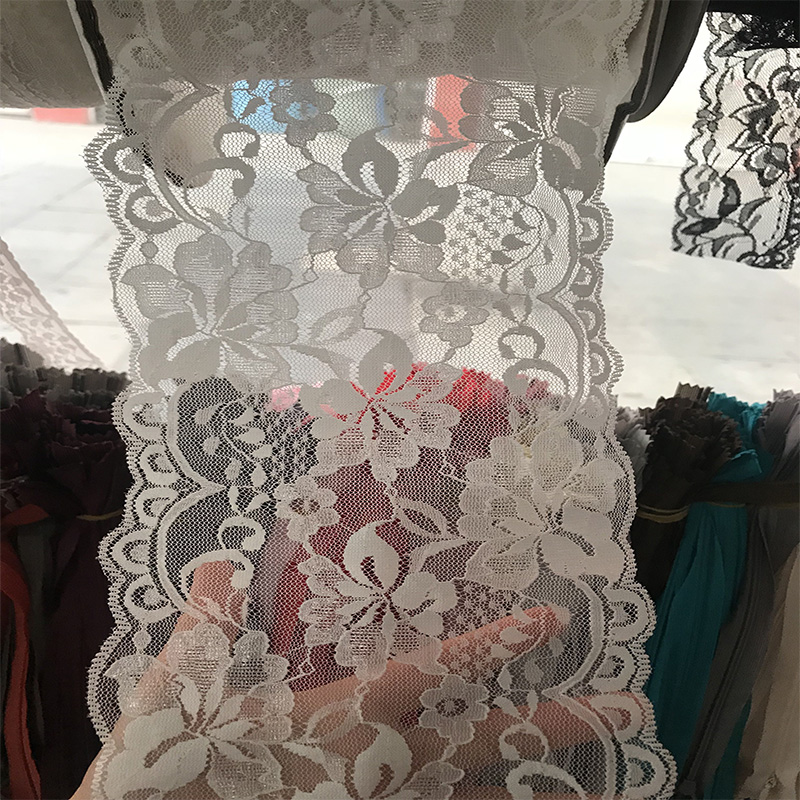 包邮白色蕾丝宽花边衣服装饰花边15CM在类目 居家布艺, 缝纫DIY材料、工具及成品, 缝纫DIY配件/辅料/配饰, 花边中 - 来自Buy2taobao.com提供专业的淘宝代购服务