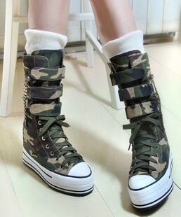  韩版休闲新春潮鞋松糕底内增高厚底迷彩帆布修身高帮女鞋骑士女靴