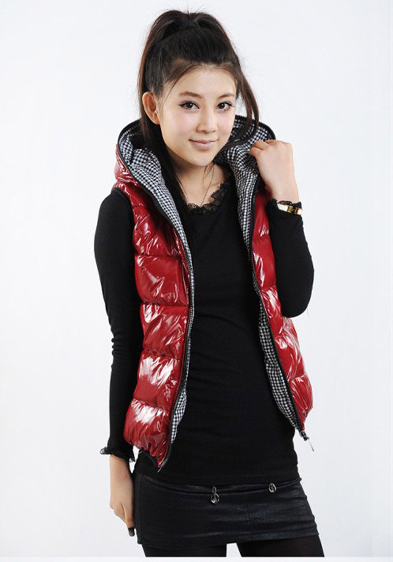 男红色<em>羽绒马甲搭配</em>哪种好?男红色<em>羽绒马甲搭</em>