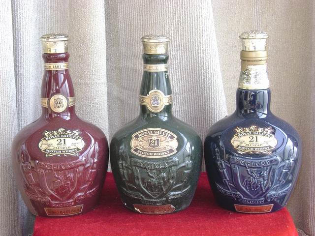 洋酒瓶 陶瓷 收藏 道具展示 21响礼炮酒酒瓶一组 洋酒瓶 陶瓷 收藏 道具展示 21响礼炮酒酒瓶一组