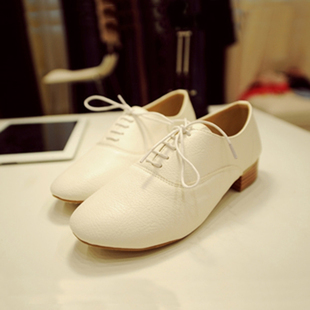  春夏新款韩版低跟小白鞋单鞋英伦学院牛津鞋粗跟大小码女鞋子
