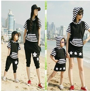  韩版黑白条纹连帽母女裙母子套装亲子装哈果纯棉夏装全家装
