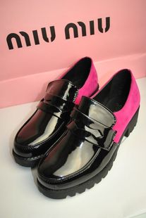  包邮 新品潮 休闲漆皮撞色复古粗跟厚底单鞋时尚小皮鞋