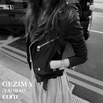 <em>皮衣</em>搭配_2013<em>韩版</em>秋黑色机车<em>皮衣女士</em>秋冬款