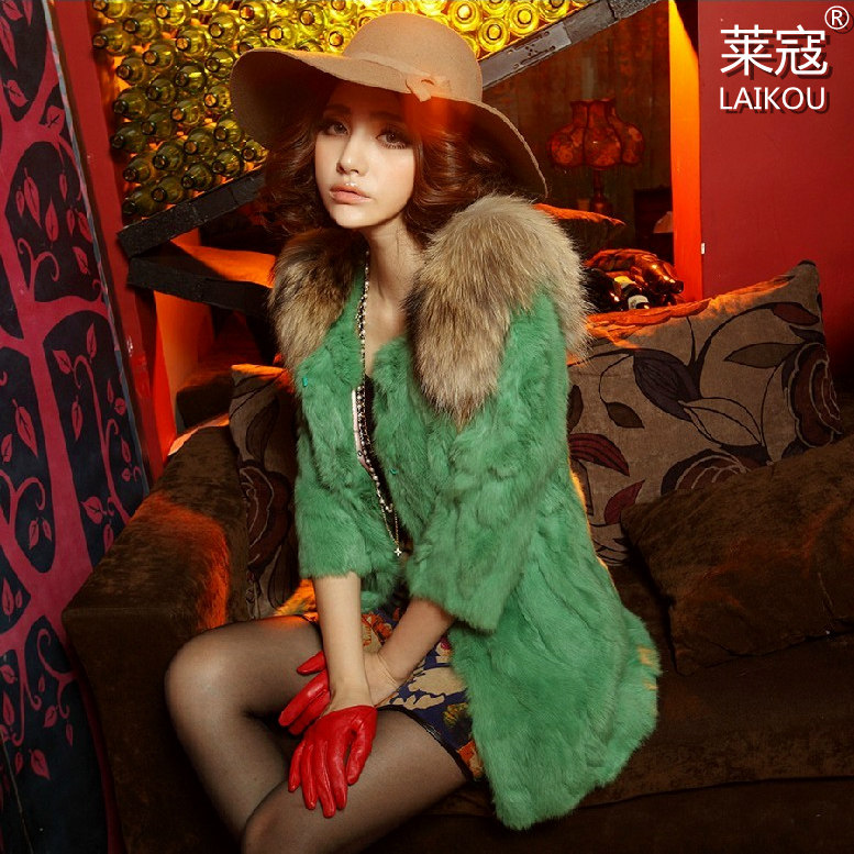 2013莱寇秋冬新款女<em>海宁皮草外套清仓特价</em>韩