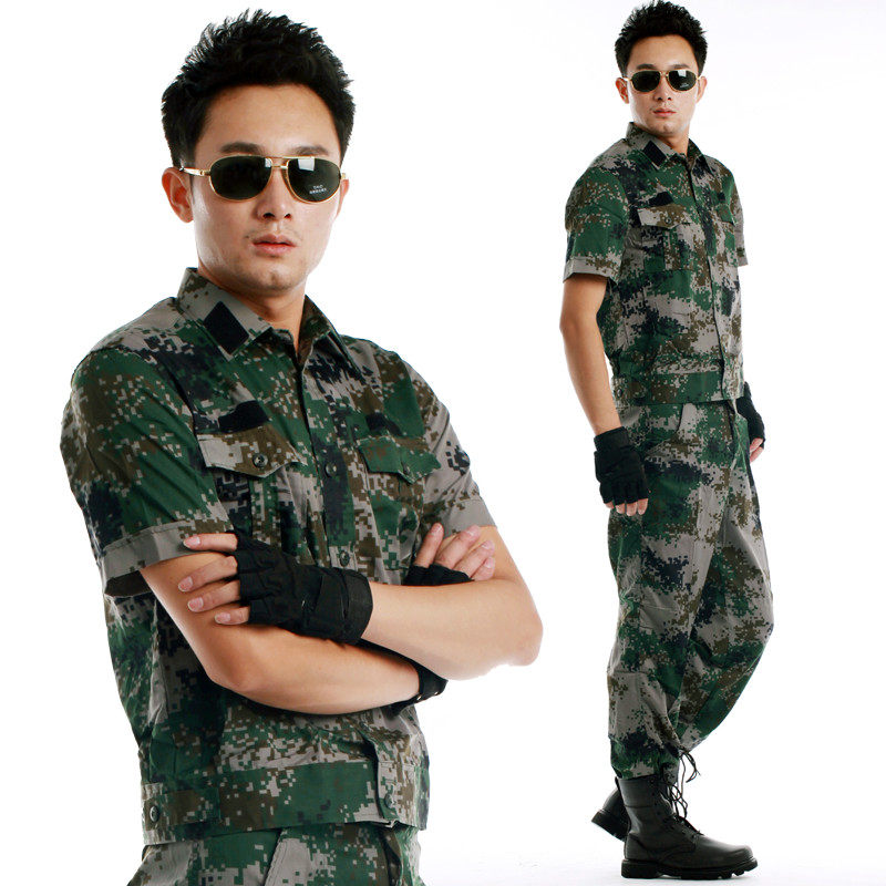 Short-sleeved men's Woodland Camo combat fans of military camouflage suit us more casual jungle camouflage