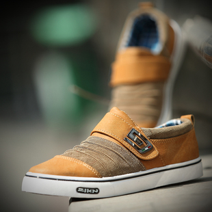  新品时尚韩版搭扣四季休闲板鞋 学生潮流透气个性板鞋男鞋子