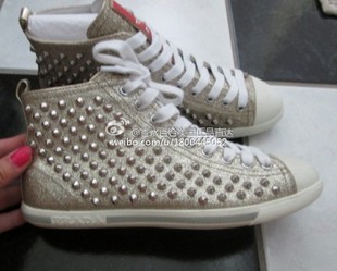 折 PRADA 钉钉高帮鞋 36