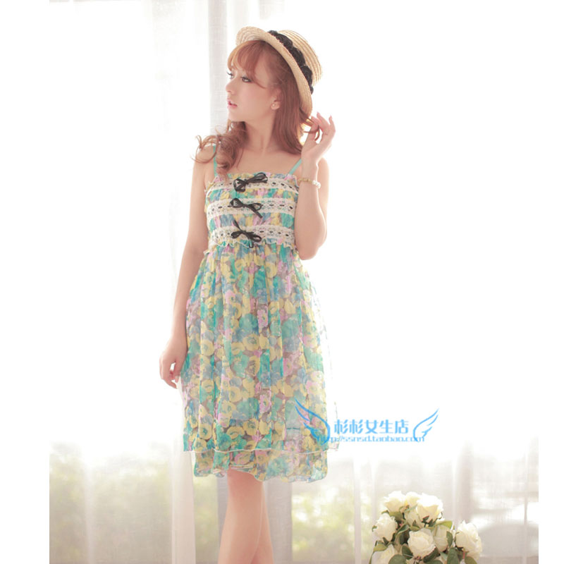 百搭浪漫吊带印花...