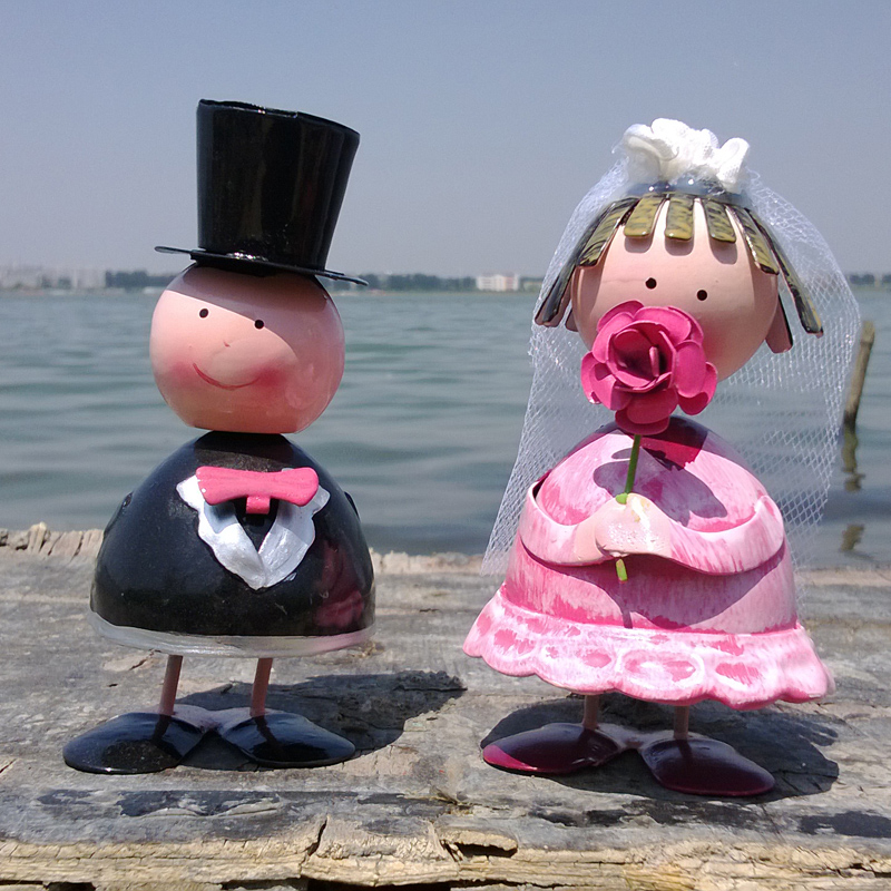 欧式装饰品 婚庆礼品 个性铁皮娃娃 结婚礼物 新婚西式卧室摆件 欧式装饰品 婚庆礼品 个性铁皮娃娃 结婚礼物 新婚西式卧室摆件