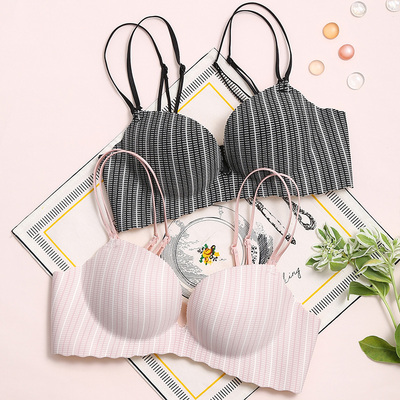 六只兔子聚拢显大无痕文胸套装上薄下厚可无肩带少女无钢圈内衣