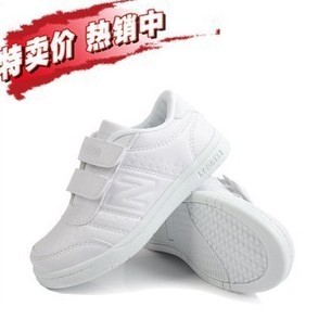  童鞋男童儿童板鞋男女童白色运动鞋学生跑步鞋秋款芭芭兔折扣特价