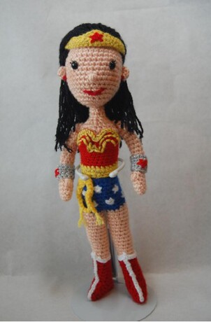 毛线编织钩针玩偶图解 做法 <em>神奇女侠戴安娜</em>公