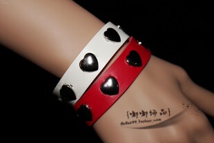  韩版时尚饰品批发厂家包邮心心形铆钉女手链皮手链男士朋克手环