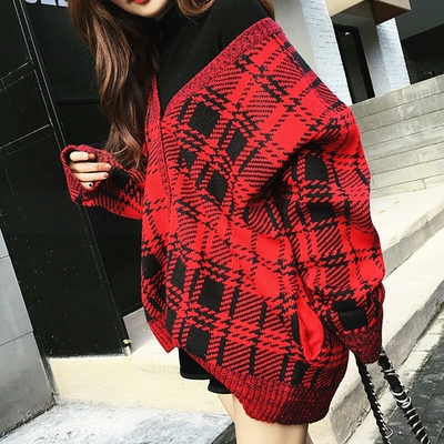 2018早春韩版宽松毛衣外套短款复古格子控纽扣毛衣针织开衫春装厚