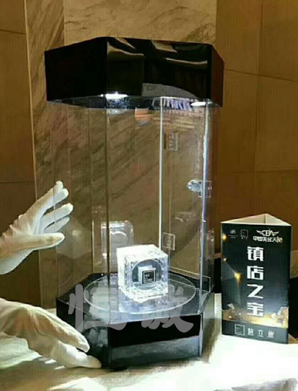 小型单品珠宝首饰高端旋转展示柜展柜模型防尘展架透明台式亚克力在类目 商业/办公家具, 货架/展柜, 精品展柜/陈列柜中 - 来自Buy2taobao.com提供专业的淘宝代购服务