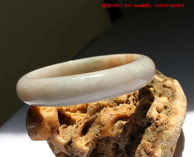 缅甸玉石a货翡翠手镯女款天然玉器玉手镯送礼品盒包装盒支持验货 缅甸玉石a货翡翠手镯女款天然玉器玉手镯送礼品盒包装盒支持验货