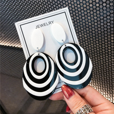 欧美范通勤黑白配吊坠长款耳坠韩国耳环女气质个性潮人夸张显脸瘦