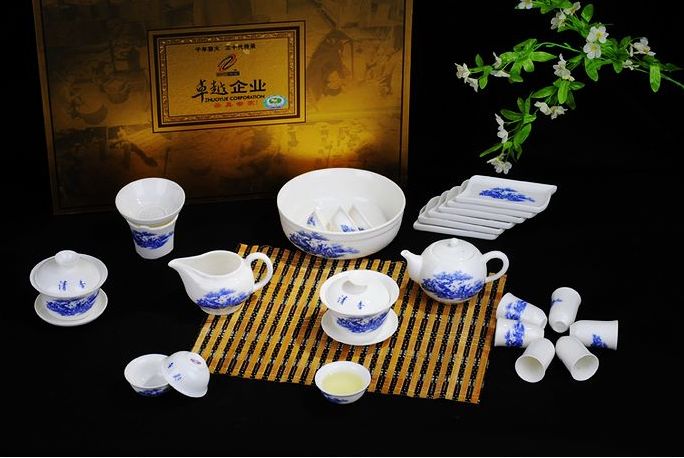 33件套兰童子茶具青花功夫瓷陶瓷茶具带茶叶罐茶碟闻香杯茶壶茶滤在类目 餐饮具, 茶具, 整套茶具中 - 来自Buy2taobao.com提供专业的淘宝代购服务