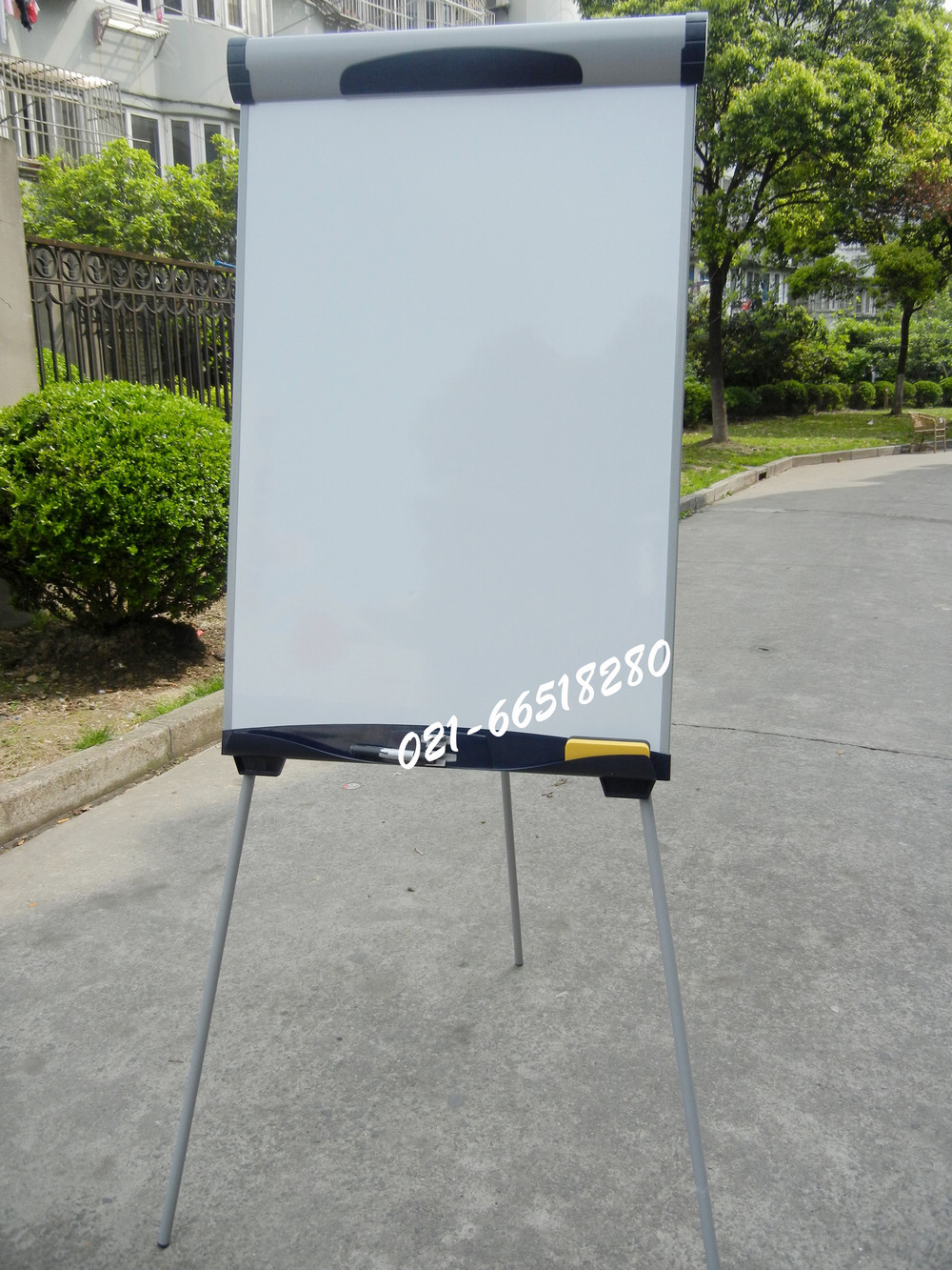 三角架挂紙板VP-GSQB 675*1040MM 挂紙白板架 flipchart 包郵在類目 電子詞典/電紙書/文化用品, 教學演示/展示告示用品, 白板中 - 來自Buy2taobao.com提供專業的淘寶代購服務