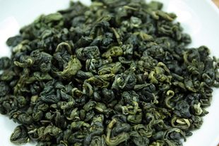  碧螺春春茶 绿茶 年新茶  云南碧螺春 耐泡 减肥刮油 包邮