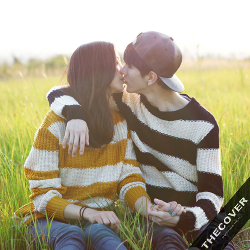 2013新款条纹拼色针织衫圆领<em>套头毛衣情侣</em>装