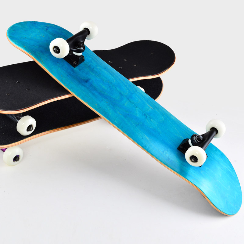 锐鹰 新款送礼 进口板面专业刷街4轮滑板车 白