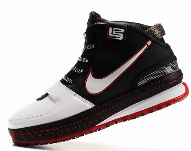 詹姆斯6代战靴nike哪种好?詹姆斯6代战靴nike