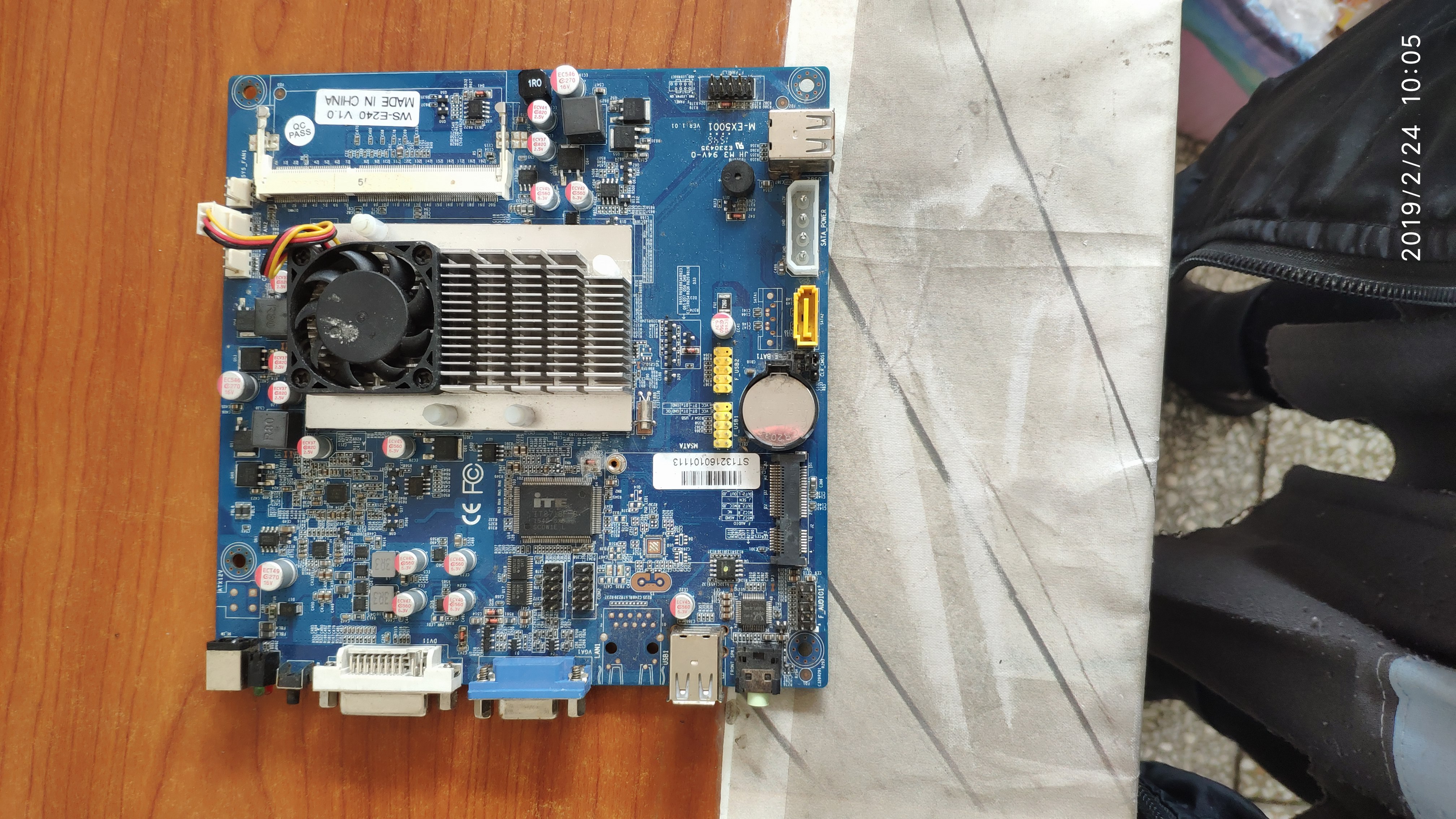 包邮WS-E240 M-EX5001 VER.1.0 17寸游戏机主板 POS机主板在类目 电脑硬件/显示器/电脑周边, 主板中 - 来自Buy2taobao.com提供专业的淘宝代购服务