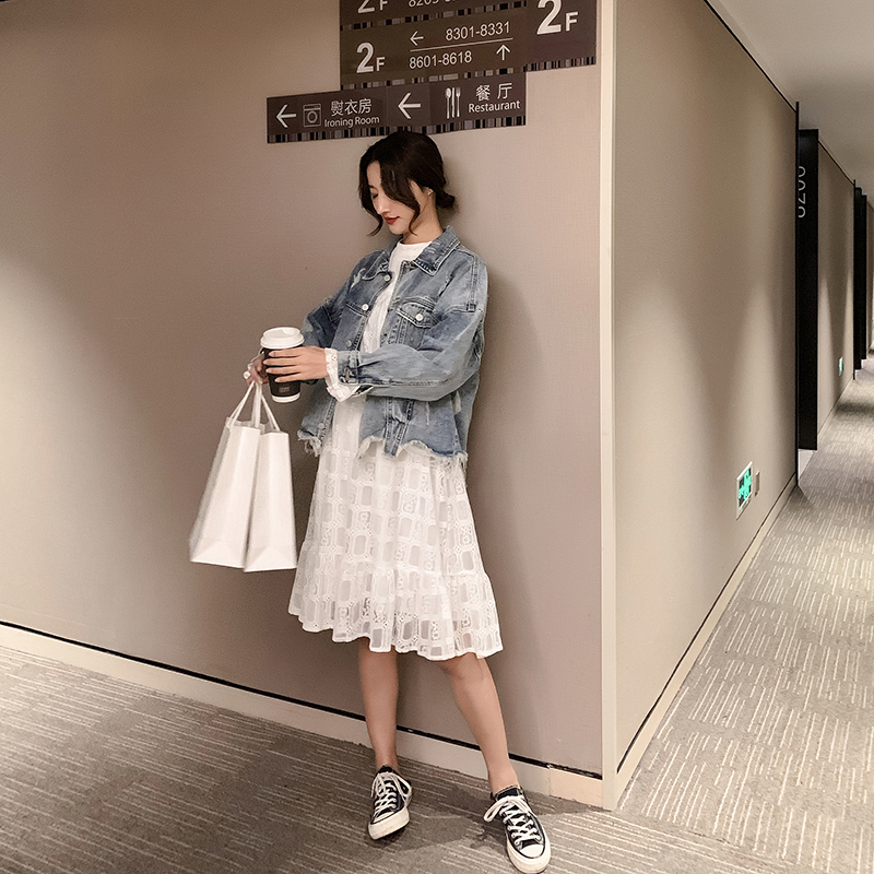 孕妇装牛仔外套春季时尚款2019新款韩版破洞款孕妇上衣外穿牛仔衣|ruв категории Всё для беременных и кормящих, материнство, пальто/ветровка - от Buy2taobao.com для оказания профессиональной услуги покупки агента Taobao