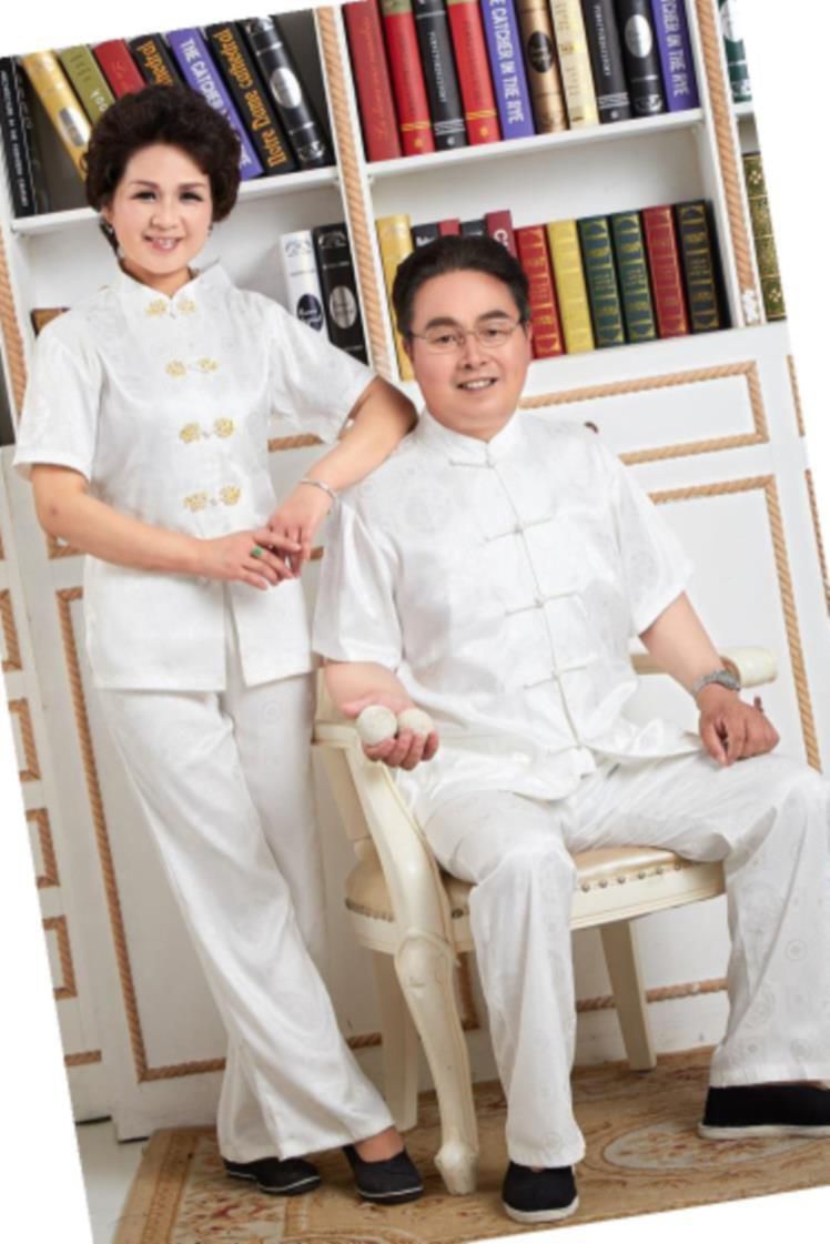 男女女士唐装短袖上衣民族服装中年爸爸妈妈装大码中国风中式夏装在类目 女装/女士精品, 套装/学生校服/工作制服, 其它套装中 - 来自Buy2taobao.com提供专业的淘宝代购服务