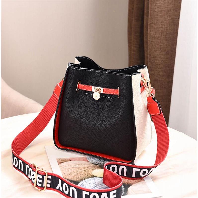 2019 new pattern bucket Bag Messenger Korean Edition student Versatile Messenger One shoulder Bag Daughterin the Sportswear/Casual Clothing , Sports jackets category - from Buy2taobao.com to provide professional Taobao agent buy service
