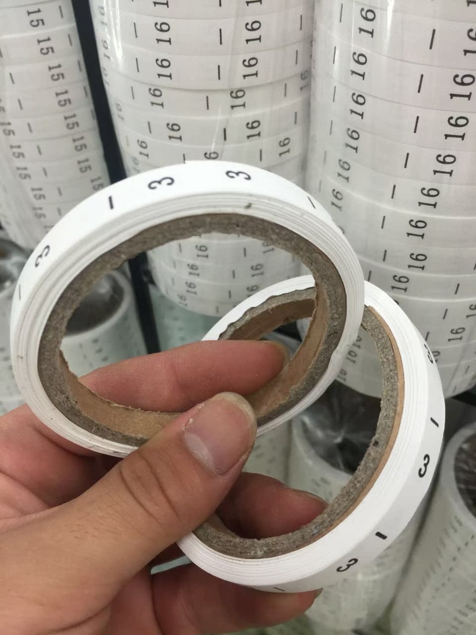 现货厂供/服装辅料码数标水洗标数字标尺码标1--60号码标 工号标|ruв категории коммерческий/офисная мебель, магазин одежды, мебели, Этикетки одежды - от Buy2taobao.com для оказания профессиональной услуги покупки агента Taobao
