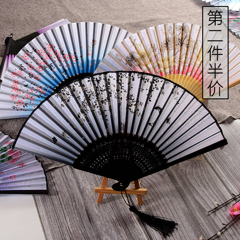 经典古风流苏扇子中国风折叠扇夏季日用礼品古典跳舞丝绸女士折扇在类目 模玩/动漫/周边/cos/桌游, Cosplay服饰/道具/服务, COSPLAY配件/道具/人偶服中 - 来自Buy2taobao.com提供专业的淘宝代购服务
