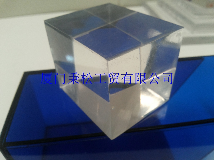 亚克力方块 有机玻璃摆件 首饰展示架 透明 水晶方块 精品展台在类目 商业/办公家具, 货架/展柜, 精品展柜/陈列柜中 - 来自Buy2taobao.com提供专业的淘宝代购服务